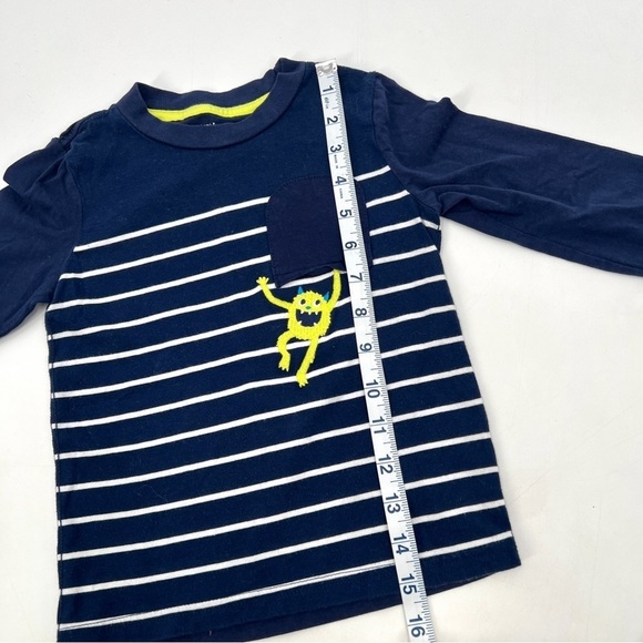 BUNDLE of Boys Clothes: 2 Long Sleeve Tops + 1 Sweatshorts Size 3T - Picture 11 of 14